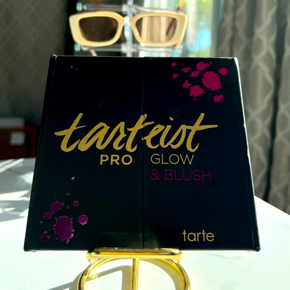 Glow and blush palette